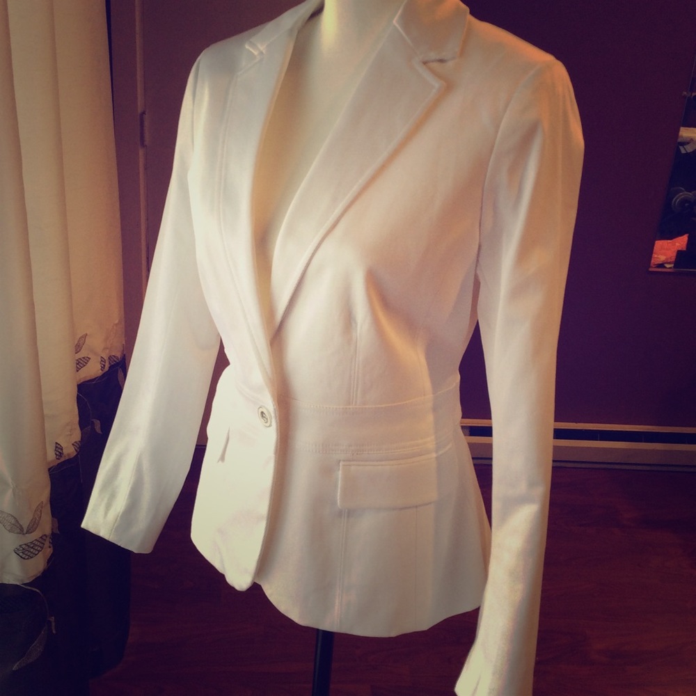NY&Co White Blazer
